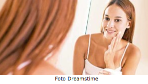 O descarte pigmentary nota em uma cara